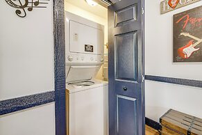 1 Mi to Gatlinburg Strip: Cozy Cabin w/ Fire Pit