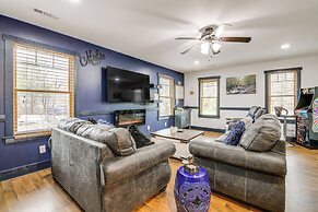 1 Mi to Gatlinburg Strip: Cozy Cabin w/ Fire Pit