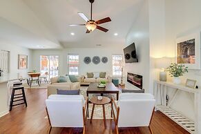 Mini Putting Green & Pool Access: Simpsonville Gem
