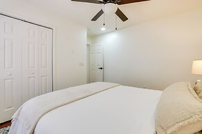 Mini Putting Green & Pool Access: Simpsonville Gem