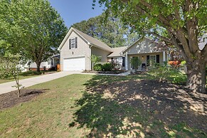 Mini Putting Green & Pool Access: Simpsonville Gem