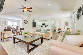 Mini Putting Green & Pool Access: Simpsonville Gem