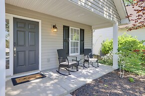 Mini Putting Green & Pool Access: Simpsonville Gem