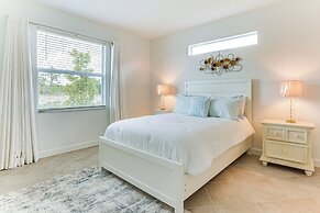 15 Mi to Downtown Fort Myers: Golf Getaway