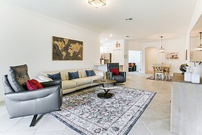 15 Mi to Downtown Fort Myers: Golf Getaway