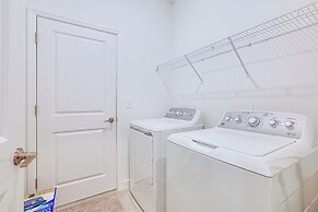 15 Mi to Downtown Fort Myers: Golf Getaway