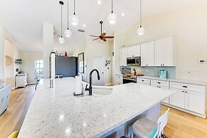 Heated Pool w/ Canal Views: Port Charlotte Home