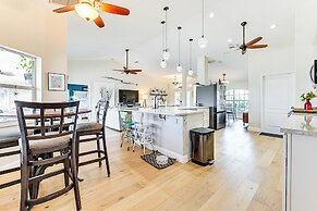 Heated Pool w/ Canal Views: Port Charlotte Home