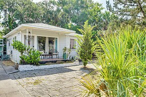 4 Mi to Daytona Boardwalk & Beaches: Cute Cottage