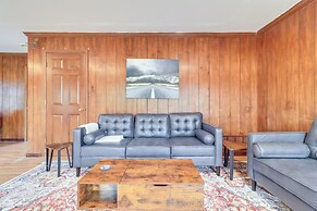 7 Mi to Downtown Toledo: Pet-friendly Apartment