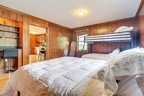 7 Mi to Downtown Toledo: Pet-friendly Apartment