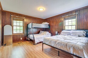 7 Mi to Downtown Toledo: Pet-friendly Apartment