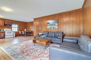 7 Mi to Downtown Toledo: Pet-friendly Apartment