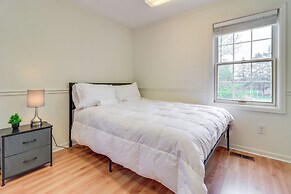 7 Mi to Downtown Toledo & Riverfront: Cozy Apt!