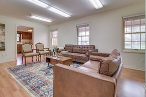 7 Mi to Downtown Toledo & Riverfront: Cozy Apt!