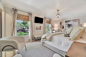 The Royale 2B 4B Luxury Garden Pool Yoga Room