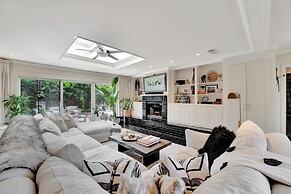 The Royale 2B 4B Luxury Garden Pool Yoga Room