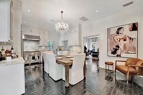 The Royale 2B 4B Luxury Garden Pool Yoga Room