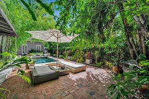 The Royale 2B 4B Luxury Garden Pool Yoga Room