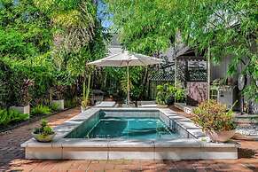 The Royale 2B 4B Luxury Garden Pool Yoga Room