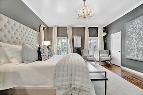 The Royale 2B 4B Luxury Garden Pool Yoga Room