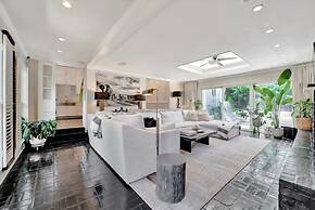 The Royale 2B 4B Luxury Garden Pool Yoga Room