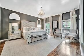 The Royale 2B 4B Luxury Garden Pool Yoga Room