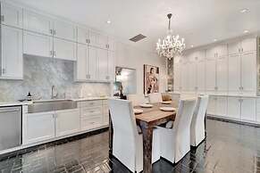 The Royale 2B 4B Luxury Garden Pool Yoga Room