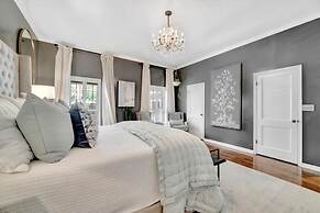 The Royale 2B 4B Luxury Garden Pool Yoga Room