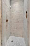 The Royale 2B 4B Luxury Garden Pool Yoga Room