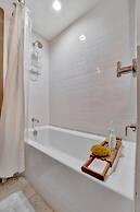 The Royale 2B 4B Luxury Garden Pool Yoga Room