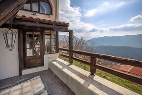Arachova Nest in the Village by GHH