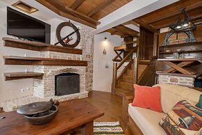 Arachova Nest in the Village by GHH