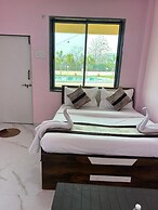Redwings Resort