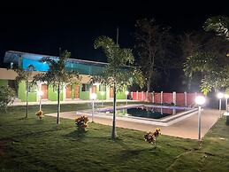 Redwings Resort