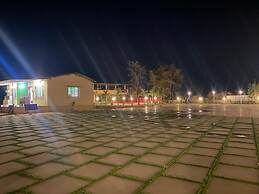 Redwings Resort