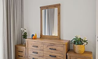 Urban Glam 1 BR in Surf 2-Creek Beach