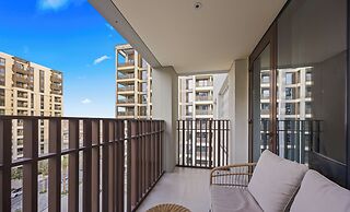 Urban Glam 1 BR in Surf 2-Creek Beach