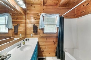 Blackberry Bliss 2 Bedroom Cabin