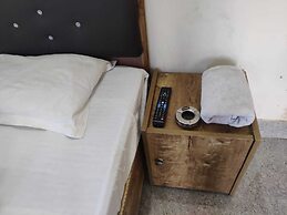 Hotel Kamal Ganga & Restaurant