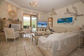 Family Getaway in Marathon by GHH