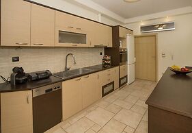 Family Getaway in Marathon by GHH