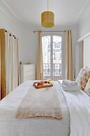 Elegant 1BR Steps to Marais & Louvre
