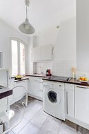 Elegant 1BR Steps to Marais & Louvre