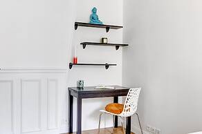 Elegant 1BR Steps to Marais & Louvre