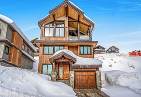 Opulence At Big White