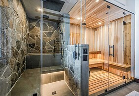 Opulence At Big White