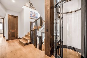 Opulence At Big White