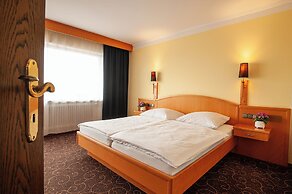 LuCA HOTEL