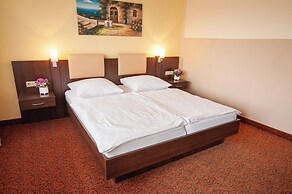 LuCA HOTEL